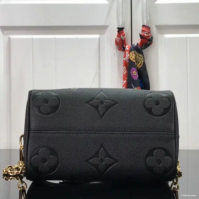 Fashionrepsfam ru LV 2111FY0057 Bags 0813